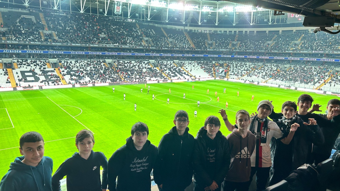 Kasım Ayının En Temiz Sınıfı Olarak Seçilen Hazırlık- D Sınıfı Öğrencileri Ödül Olarak Beşiktaş-Alanyaspor Maçına Götürüldü