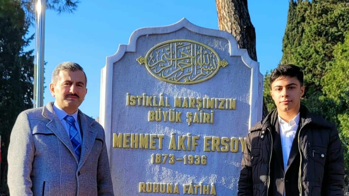 Mehmet Âkif Ersoy Vefatının 87’nci Yıl Dönümünde Kabri Başında Dualarla Anıldı