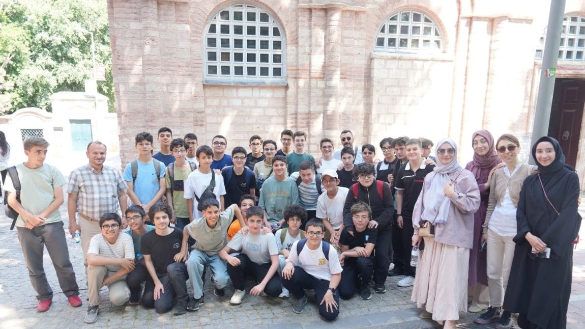 8. SINIF ÖĞRENCİLERİMİZE LGS ÖNCESİ MOTİVASYON YEMEĞİ İKRAM ETTİK